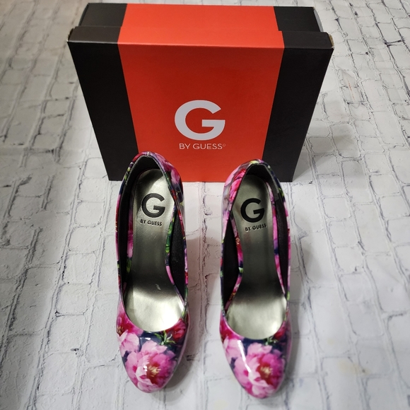 G by Guess GGWinna floral platform heels - Picture 2 of 6